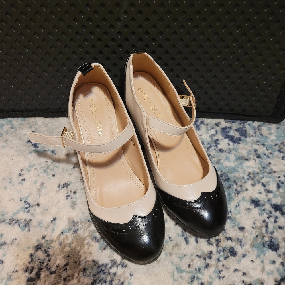 Chase & Chloe saddle style pumps